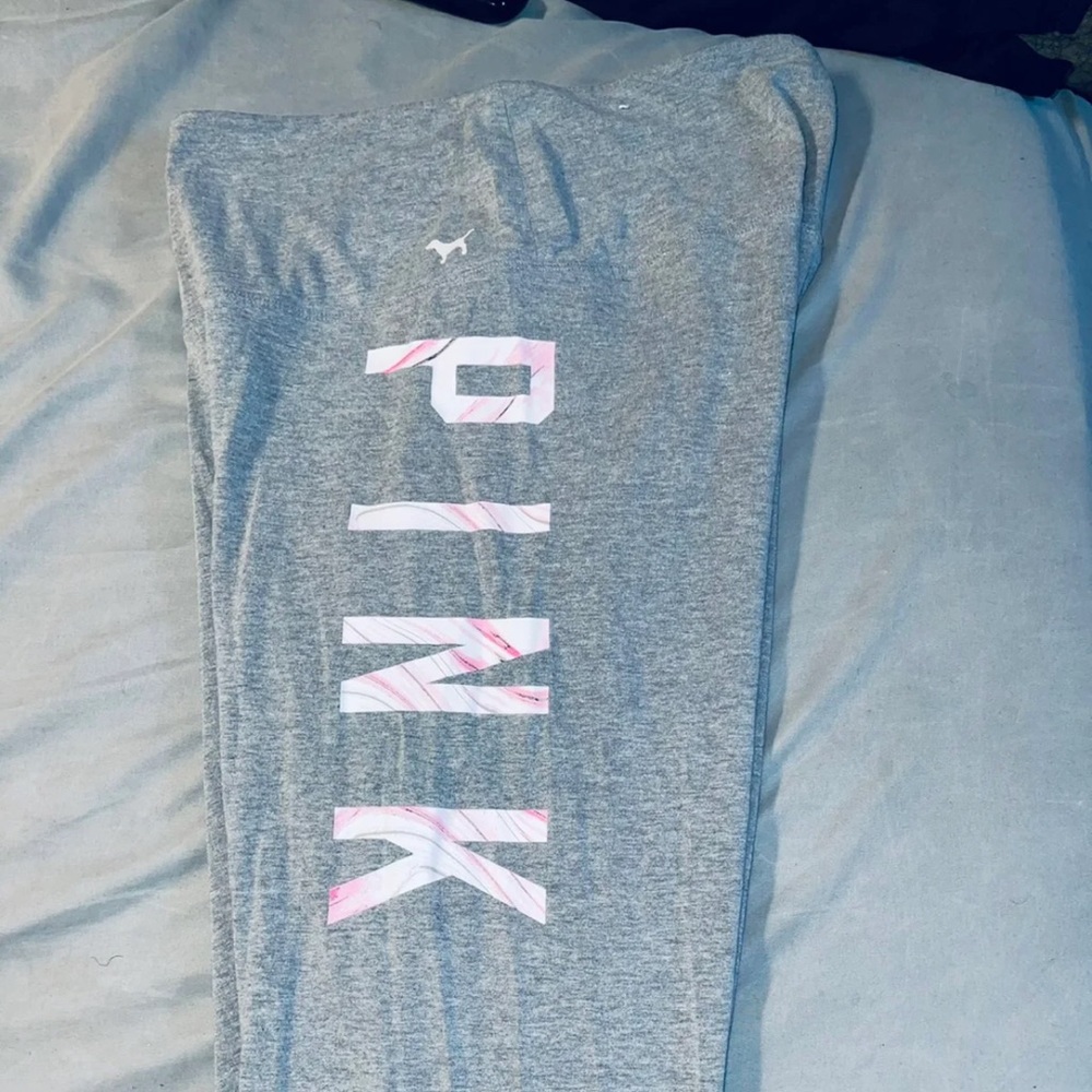 Pink by victorias secret leggingss
